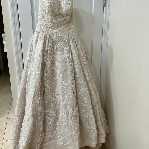 Oleg Cassini Beaded Lace Tulle Wedding Dress - Picture 5 of 9
